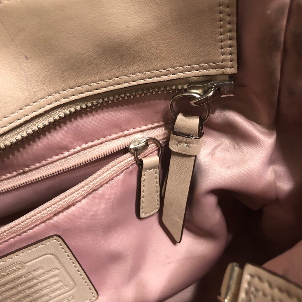 Authentic Coach Cream Leather bag - Picture 9 of 13